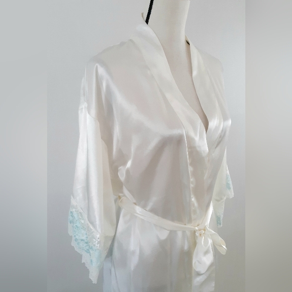 Flora Maxi Satin Robe - Picture 2 of 6